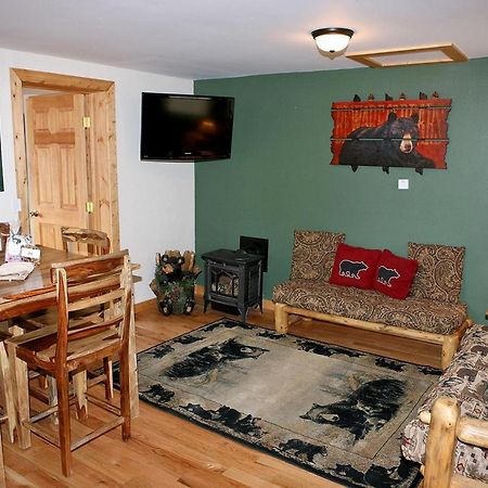 Lazy R Cottages With Hot Tubs By Rocky Mountain Resorts Estes Park Oda fotoğraf