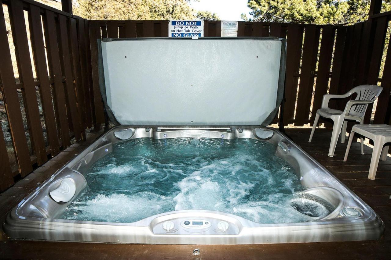 Lazy R Cottages With Hot Tubs By Rocky Mountain Resorts Estes Park Oda fotoğraf