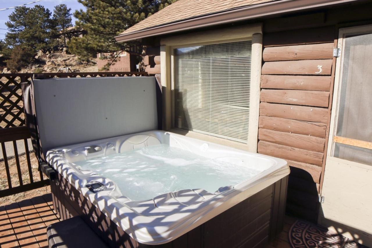 Lazy R Cottages With Hot Tubs By Rocky Mountain Resorts Estes Park Oda fotoğraf
