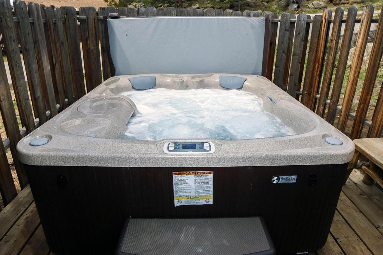 Lazy R Cottages With Hot Tubs By Rocky Mountain Resorts Estes Park Oda fotoğraf