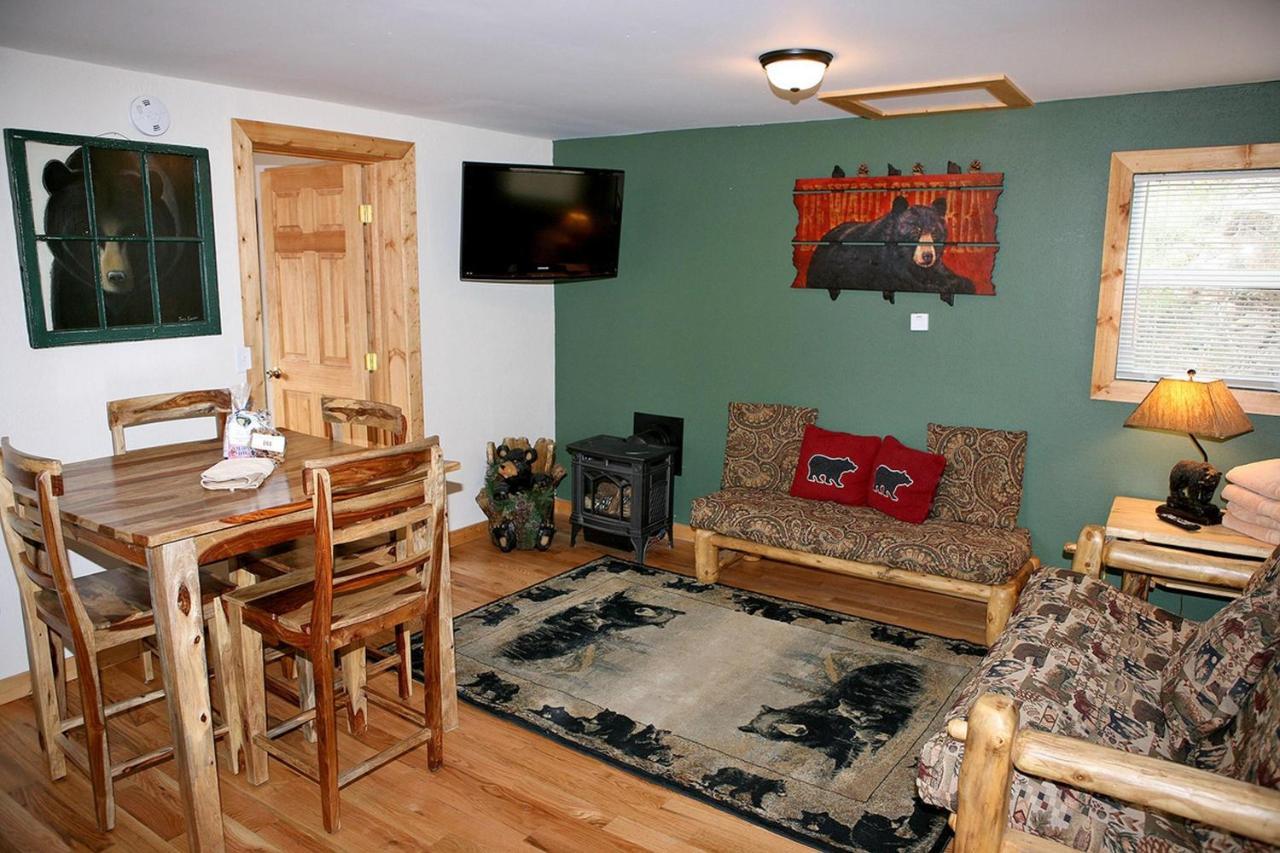 Lazy R Cottages With Hot Tubs By Rocky Mountain Resorts Estes Park Oda fotoğraf
